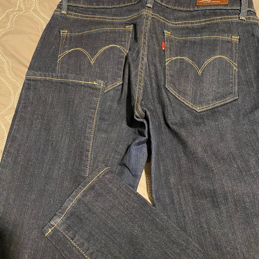 Levi’s - Picture 3 of 3